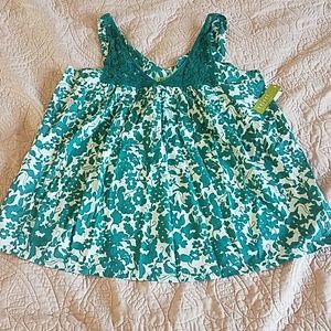 ⬇$35 *New* Flower Top